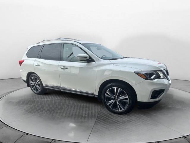 2019 Nissan Pathfinder Platinum FWD photo