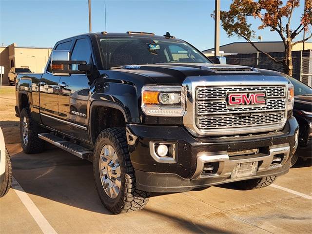 2019 GMC Sierra 2500HD Denali 4WD photo