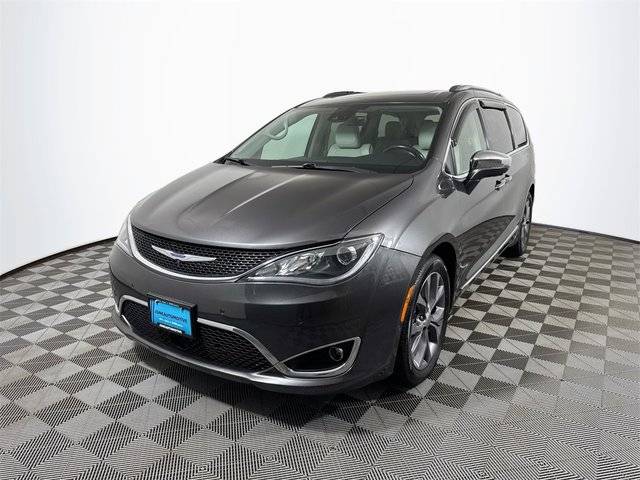 2019 Chrysler Pacifica Minivan Limited FWD photo