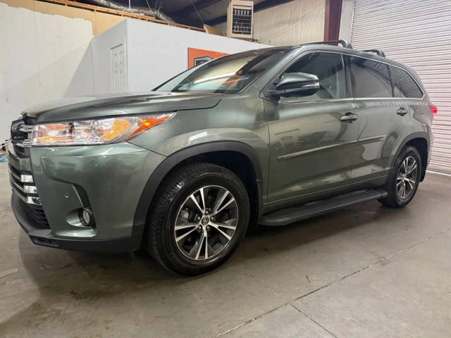 2017 Toyota Highlander LE Plus AWD photo