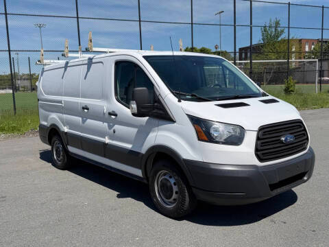 2017 Ford Transit Van RWD photo