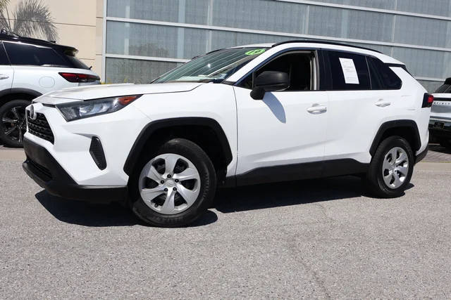 2019 Toyota RAV4 LE FWD photo