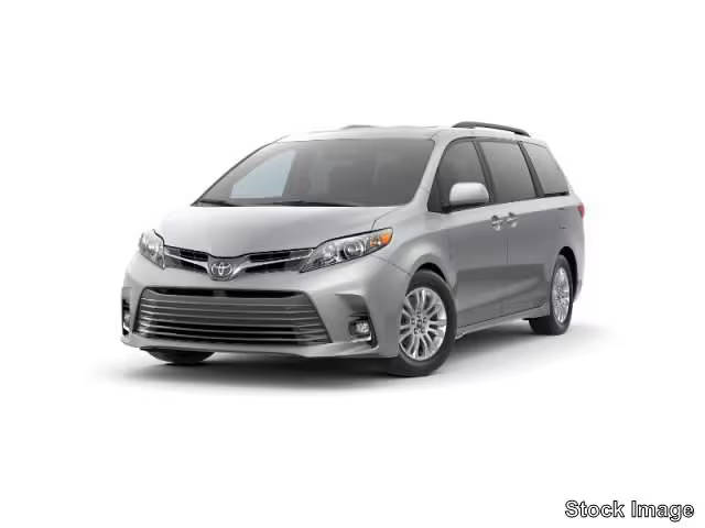 2019 Toyota Sienna XLE FWD photo