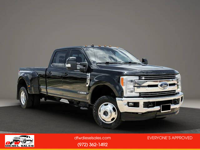 2019 Ford F-350 Super Duty LARIAT 4WD photo