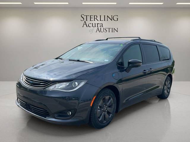 2019 Chrysler Pacifica Minivan Hybrid Limited FWD photo