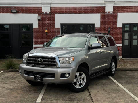 2017 Toyota Sequoia SR5 RWD photo