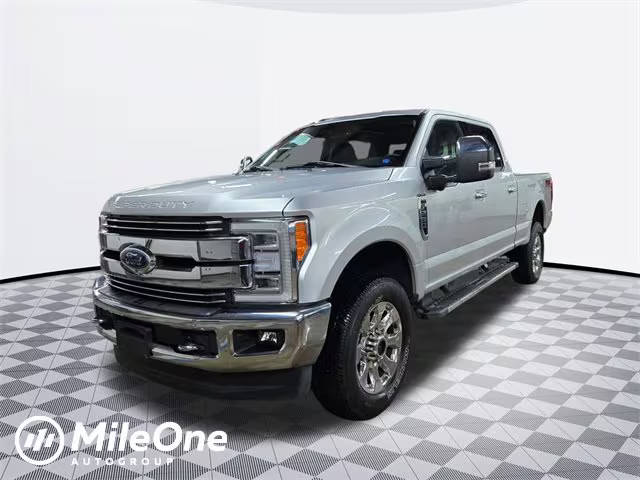 2019 Ford F-250 Super Duty LARIAT 4WD photo