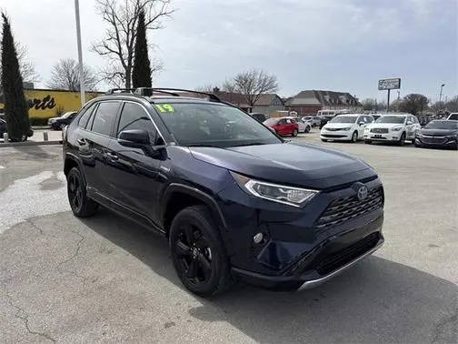 2019 Toyota RAV4 Hybrid XSE AWD photo