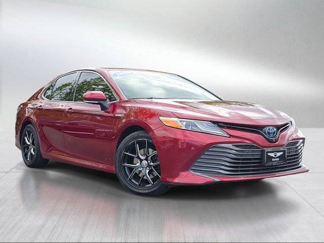 2019 Toyota Camry Hybrid XLE FWD photo