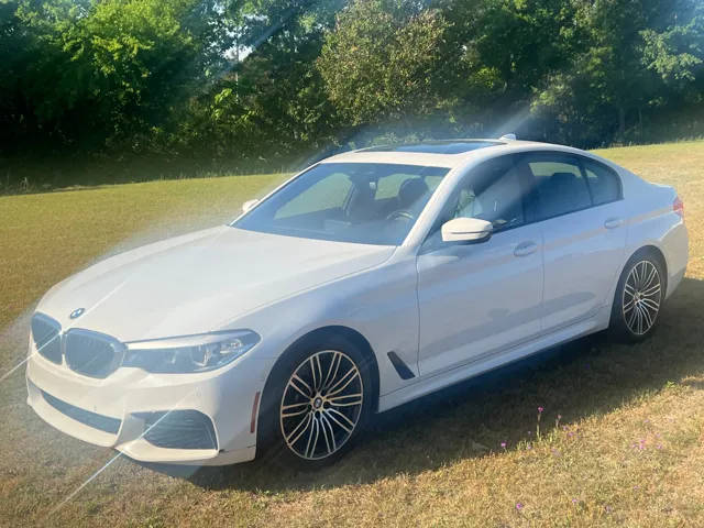 2019 BMW 5 Series 530i RWD photo