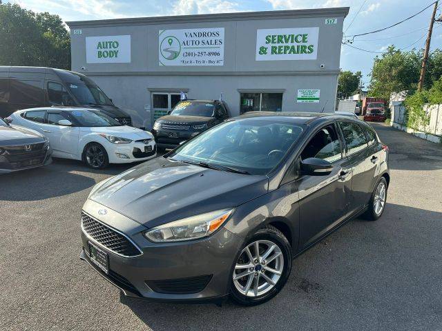 2016 Ford Focus SE FWD photo