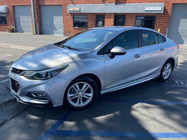 2017 Chevrolet Cruze LT FWD photo