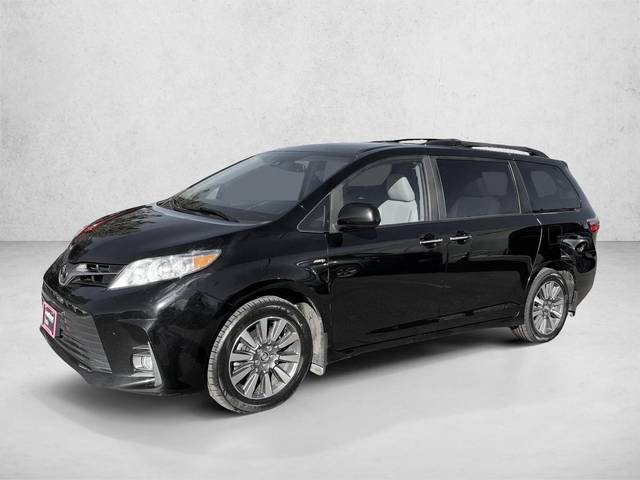 2020 Toyota Sienna XLE FWD photo