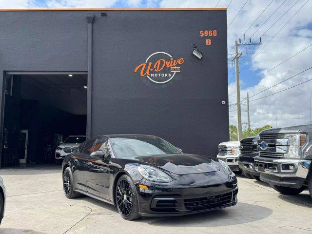 2019 Porsche Panamera RWD photo