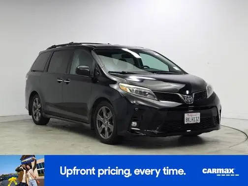 2019 Toyota Sienna SE Premium FWD photo