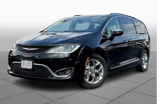 2019 Chrysler Pacifica Minivan Limited FWD photo