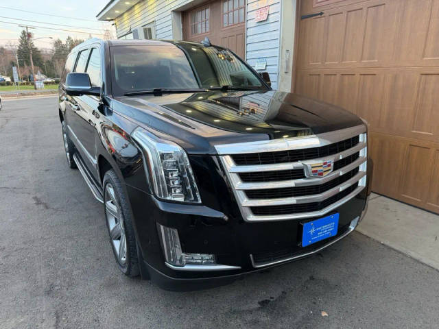 2019 Cadillac Escalade ESV Luxury 4WD photo