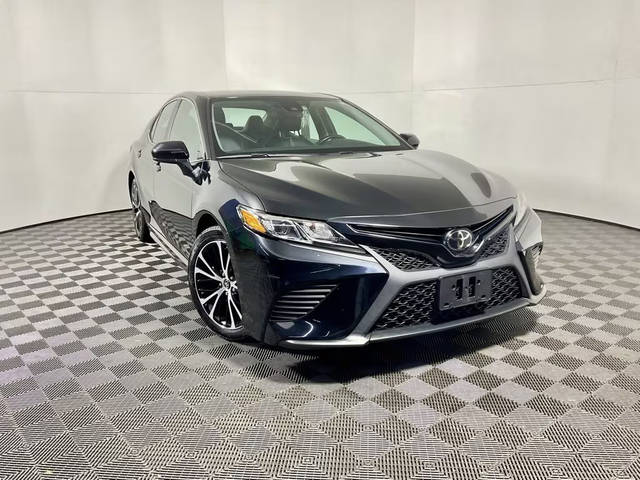 2019 Toyota Camry SE FWD photo