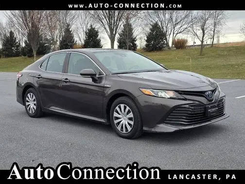 2019 Toyota Camry Hybrid LE FWD photo
