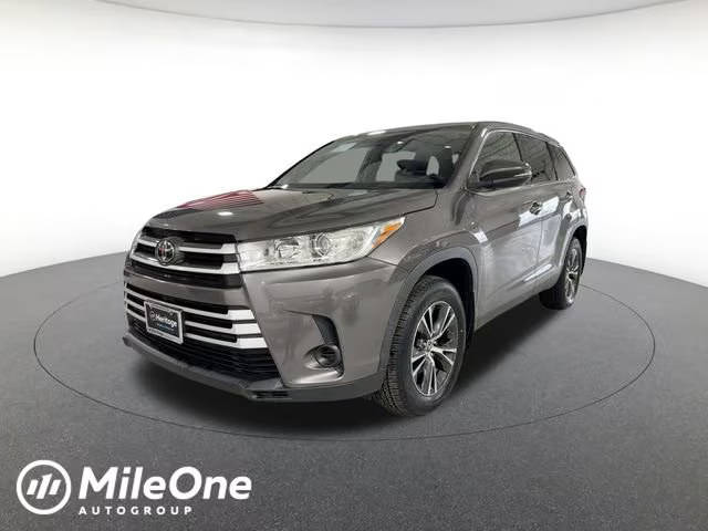 2019 Toyota Highlander LE AWD photo
