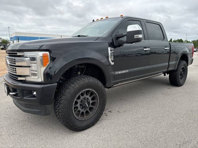2019 Ford F-250 Super Duty Platinum 4WD photo