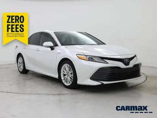 2019 Toyota Camry Hybrid XLE FWD photo