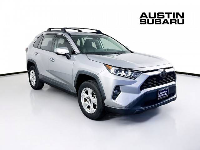 2019 Toyota RAV4 XLE FWD photo