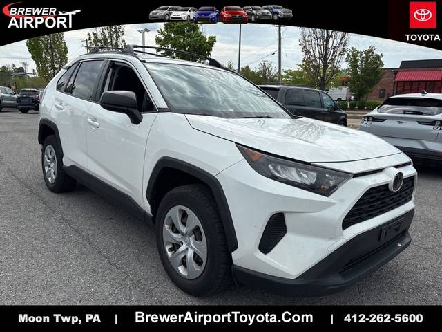 2019 Toyota RAV4 LE FWD photo