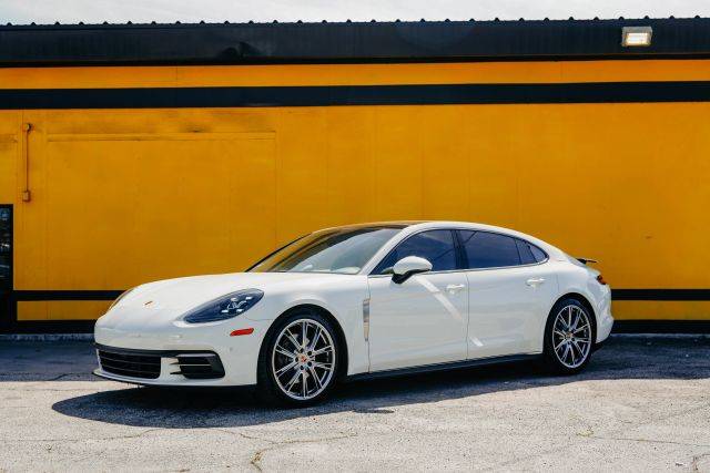 2019 Porsche Panamera 4 Executive AWD photo