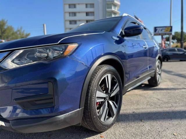 2018 Nissan Rogue SV FWD photo