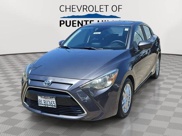 2018 Toyota Yaris FWD photo