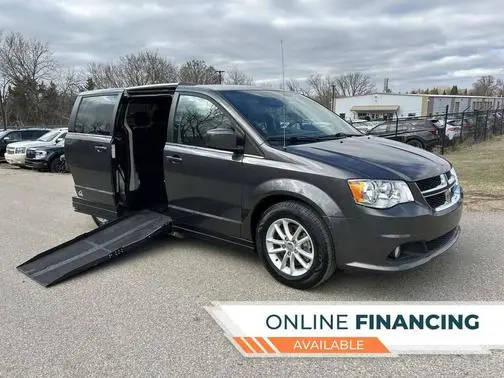 2018 Dodge Grand Caravan SXT FWD photo