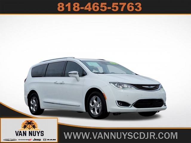 2018 Chrysler Pacifica Minivan Hybrid Limited FWD photo