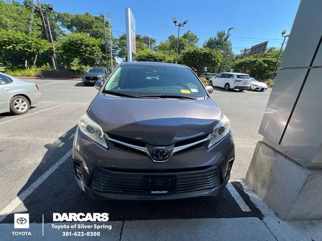 2019 Toyota Sienna XLE Premium FWD photo