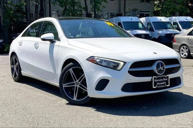 2019 Mercedes-Benz A-Class A 220 FWD photo