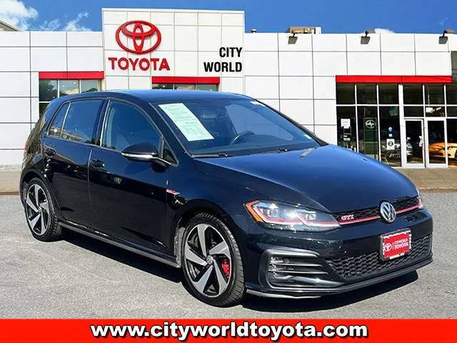 2019 Volkswagen Golf GTI SE FWD photo