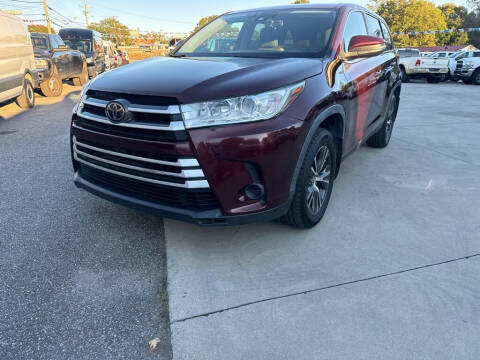 2019 Toyota Highlander LE FWD photo