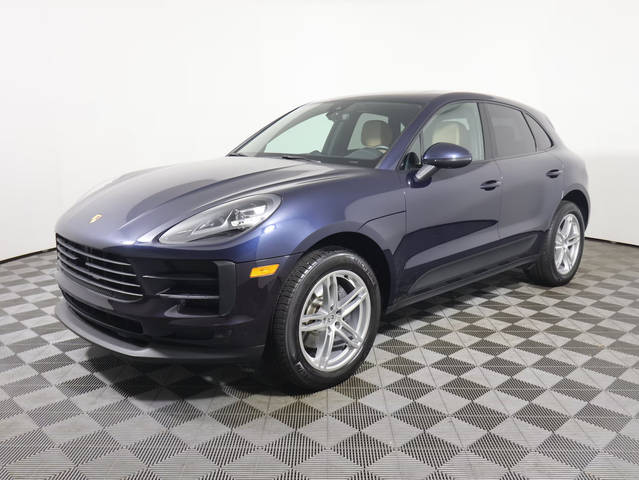 2019 Porsche Macan  AWD photo