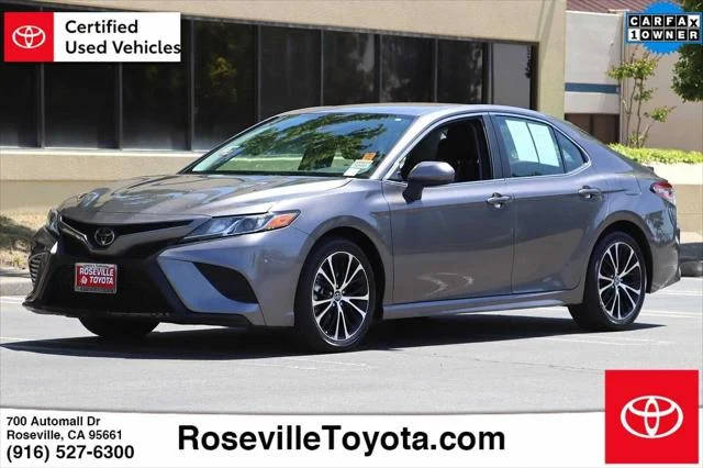 2019 Toyota Camry SE FWD photo