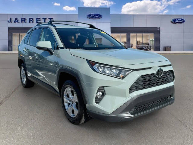 2019 Toyota RAV4 XLE FWD photo