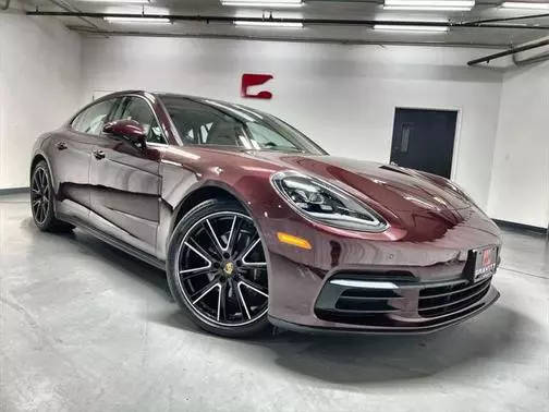 2019 Porsche Panamera 4 AWD photo