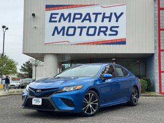 2019 Toyota Camry SE FWD photo