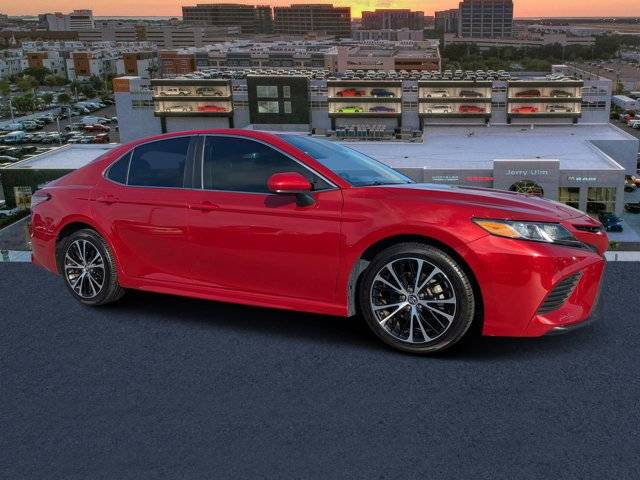 2019 Toyota Camry SE FWD photo