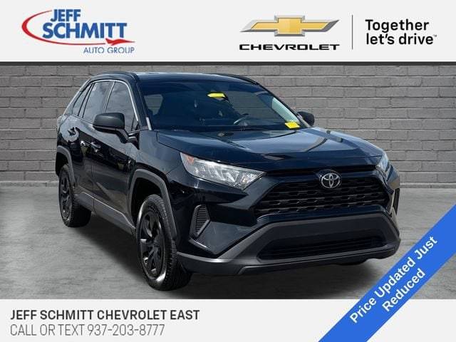 2019 Toyota RAV4 LE FWD photo