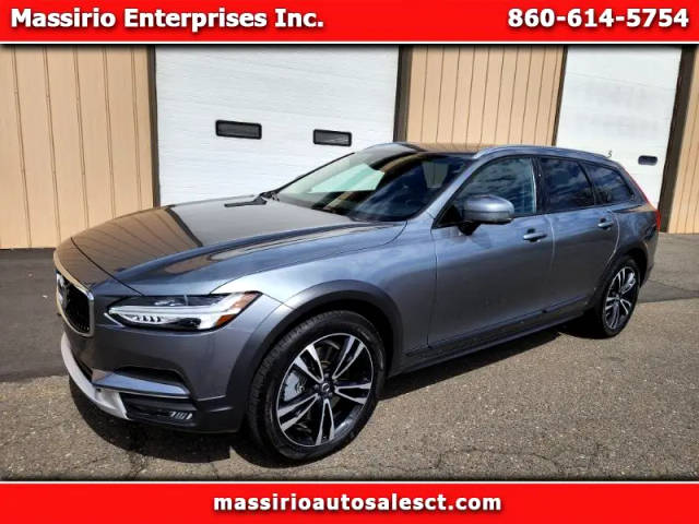 2019 Volvo V90 Cross Country  AWD photo