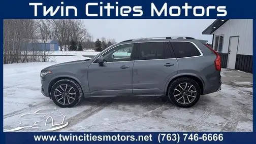 2019 Volvo XC90 Momentum AWD photo