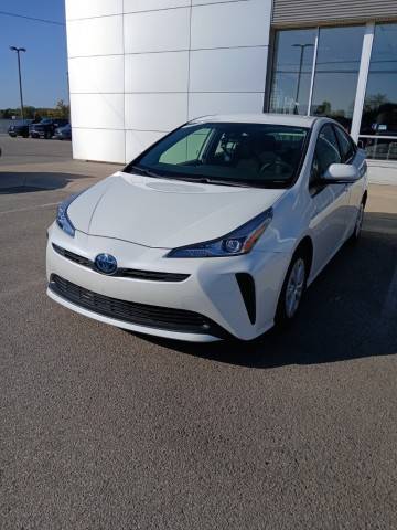 2019 Toyota Prius L Eco FWD photo