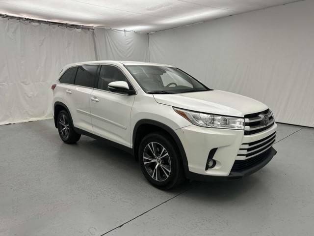 2019 Toyota Highlander LE Plus AWD photo