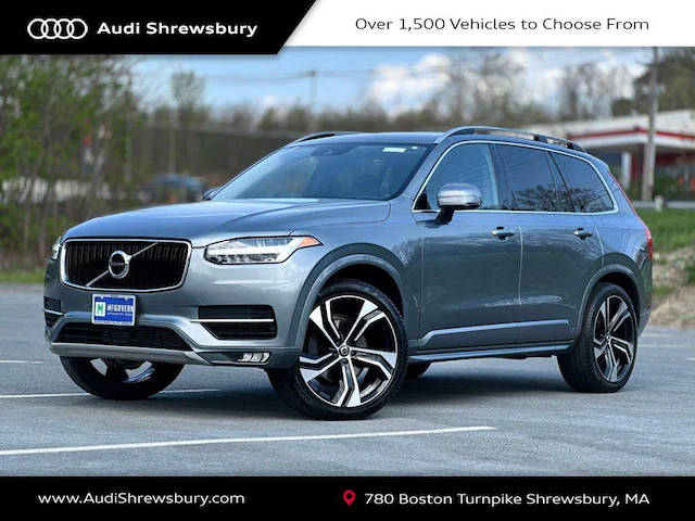 2019 Volvo XC90 Momentum AWD photo
