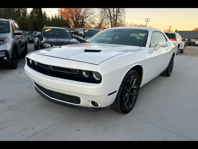 2019 Dodge Challenger SXT RWD photo